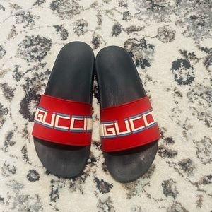 Gucci men’s rubber slides